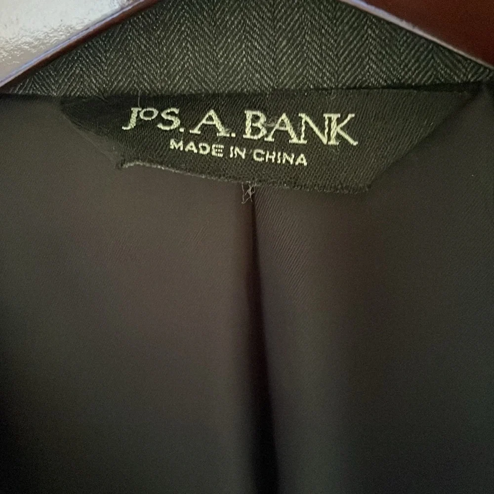 Jos A Bank Wool 2 Button 2 Piece Men's Suit 43L Dark Grey Stripe 38 x 31